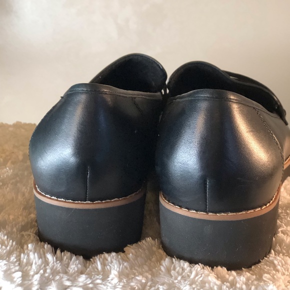 Vionic - Picture 11 of 13